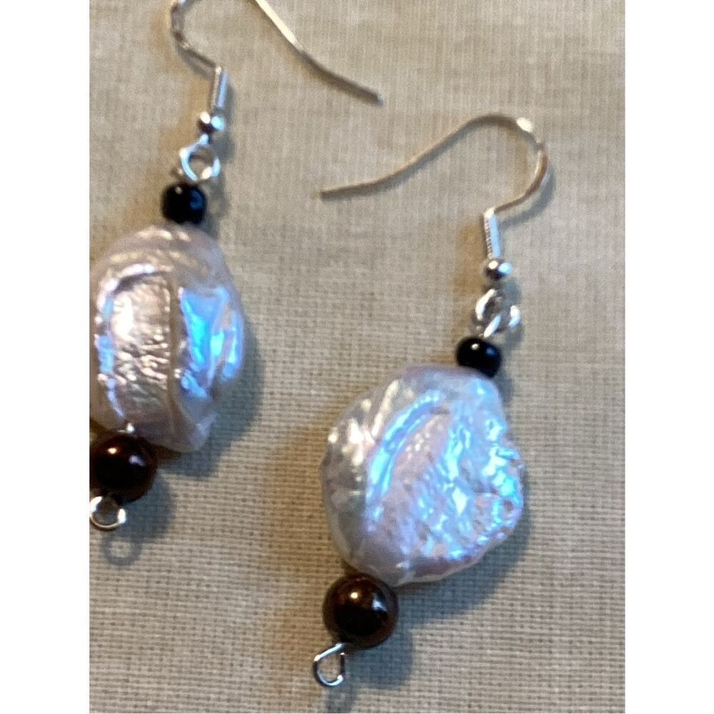 NWT. Irridescent Freshwater Keishi Pearl Sterling Earwires Earrings